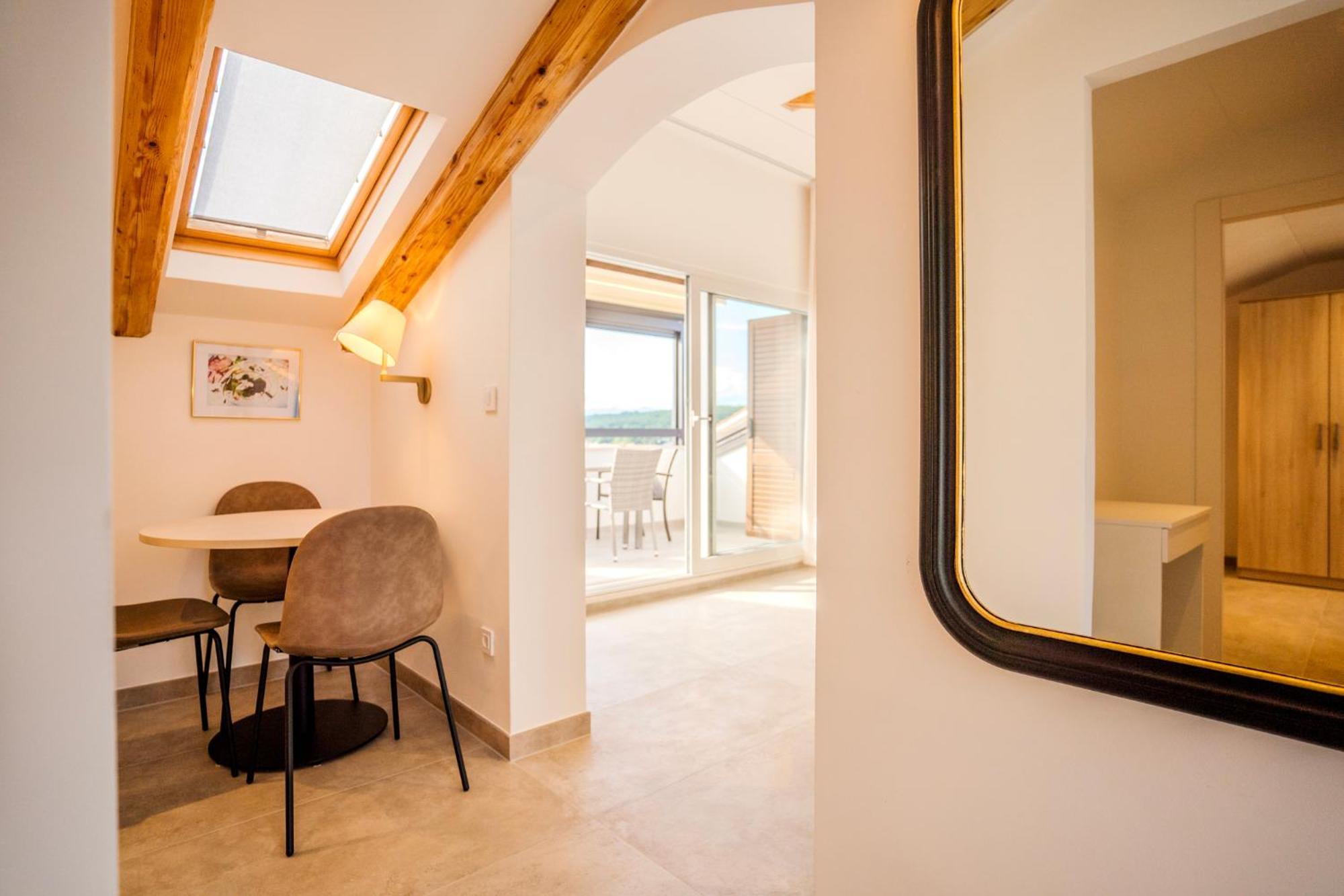 Hrabric Apartment *